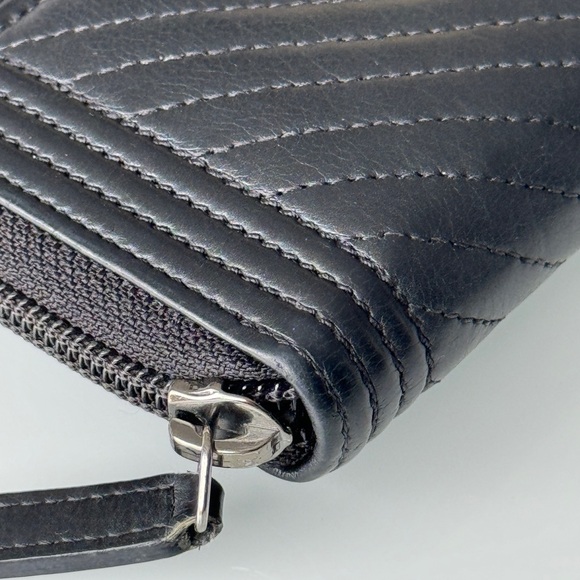 SOLD❌ Chanel Boy Zipped Wallet - Picture 4 of 13